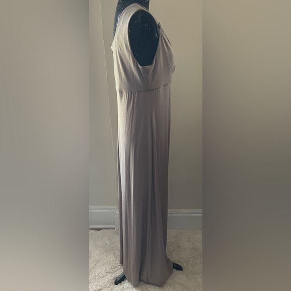 R&M Richard's Shimmer Champagne Gown
NWT Size 14 - Picture 6 of 15